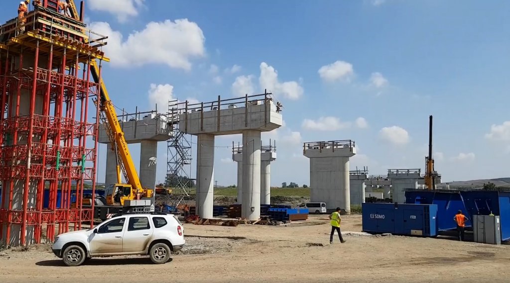 Autostrada Transilvania, golită de muncitori. Constructorii sunt nevoiţi să îi caute în străinătate