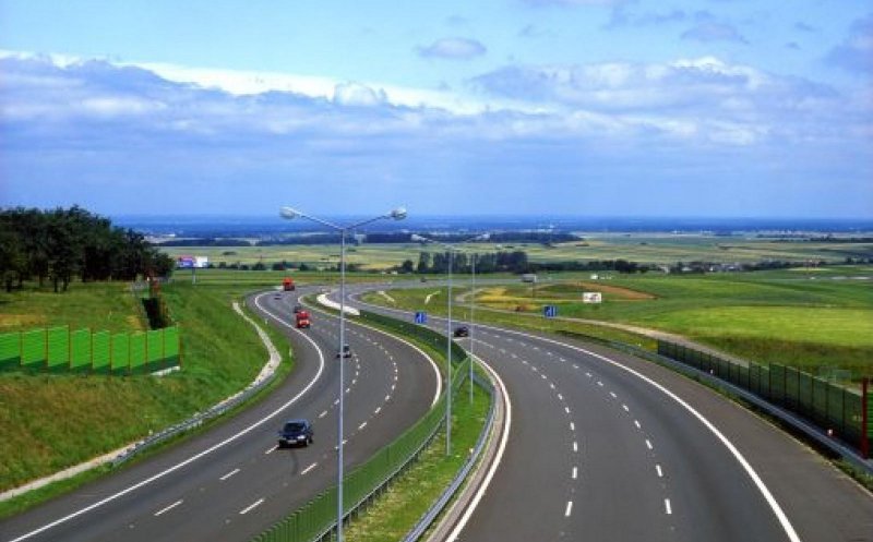 Guvernul pregăteşte TAXA pentru autostrăzi. Teodorovici: "Aşa se întreţin drumurile"