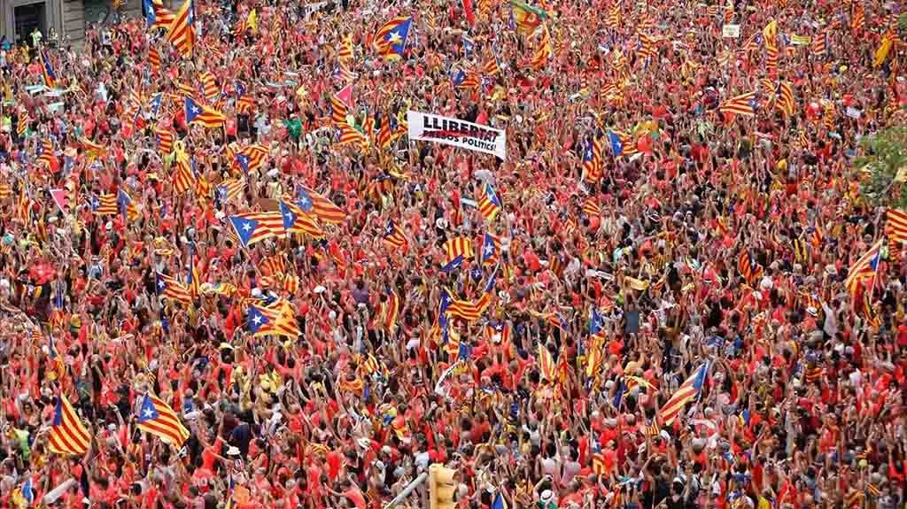 Ziua naţională a Cataloniei. Sute de mii de oameni pe străzi. Imagini impresionante