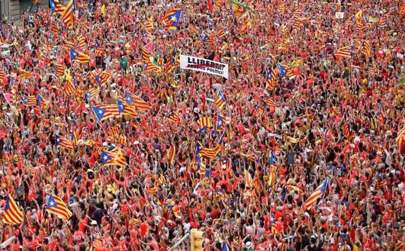 Ziua naţională a Cataloniei. Sute de mii de oameni pe străzi. Imagini impresionante