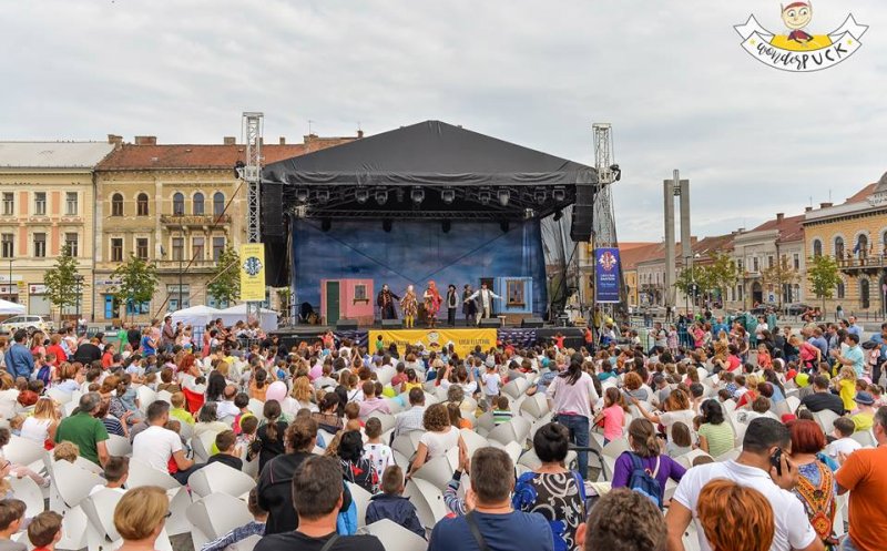 Teatru de păpuşi cu artişti din Canada, Argentina, Italia şi Turcia în centrul Clujului