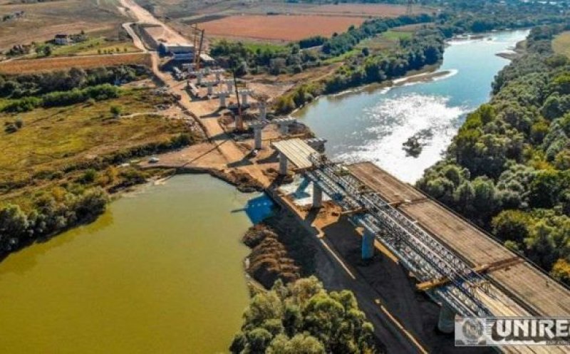 Avans la podul ce trece Autostrada Sebeş-Turda peste Mureş