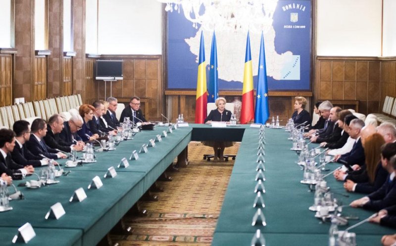Se clatină scaunele în Guvernul Dăncilă. Pleacă miniștrii "invizibili", rămân cei care nu au ieșit din "litera" programului de guvernare