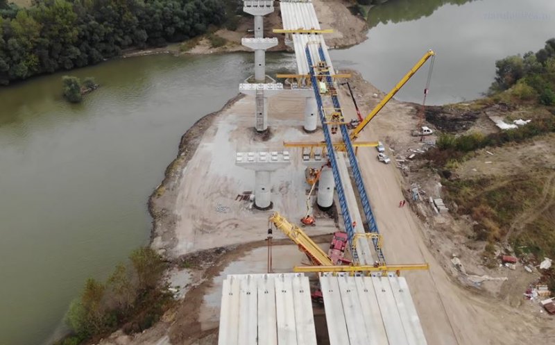 Autostrada Sebeş - Turda. Porţiuni întinse aşteaptă încă balastul stabilizat și straturile de asfalt