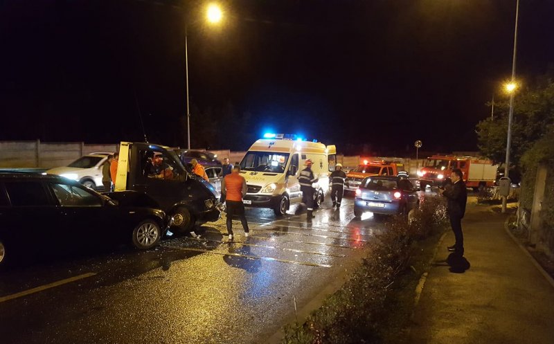 Ploaie de... accidente, la Cluj. Opt maşini distruse în câteva ore