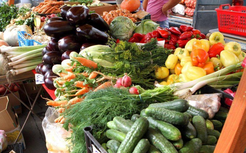 Târg „Produs de România” la Cluj. Peste 140 de comercianţi aduc produse pentru cămara de iarnă