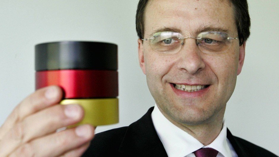 Un om de afaceri influent vrea să o înlăture pe Angela Merkel de la şefia CDU