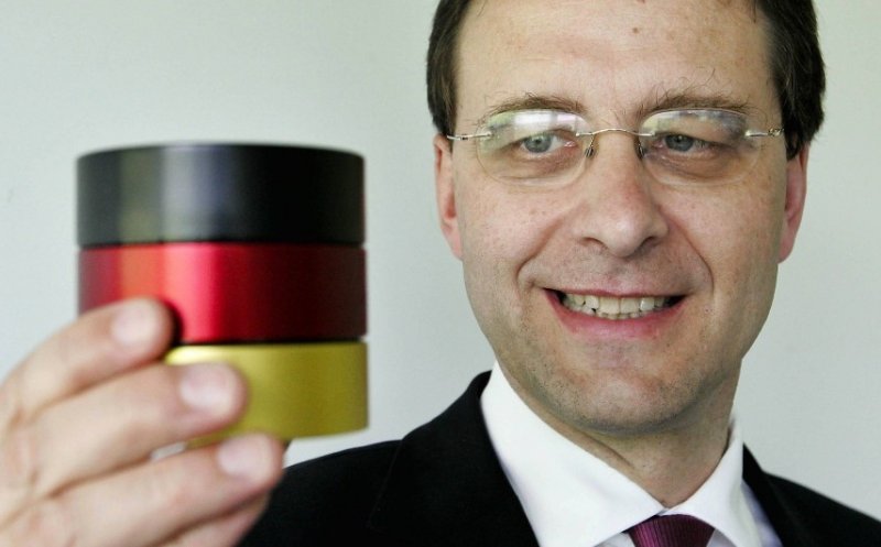 Un om de afaceri influent vrea să o înlăture pe Angela Merkel de la şefia CDU