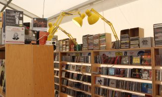 FICT 2018. Cărți mai ieftine decât o cafea, jocuri educative și suveniruri hipster-ești pentru șoarecii de bibliotecă