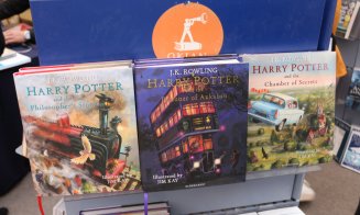FICT 2018. Cărți mai ieftine decât o cafea, jocuri educative și suveniruri hipster-ești pentru șoarecii de bibliotecă