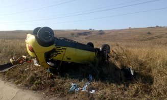Ka în cap. Un Ford s-a răsturnat pe centura Clujului FOTO