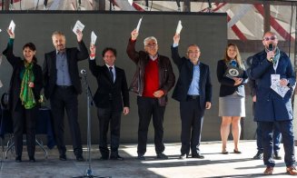 Marea Lectură la Cluj-Napoca. 3.855 de persoane au citit din Eminescu, într-o tentativă de a  doborâ un record mondial
