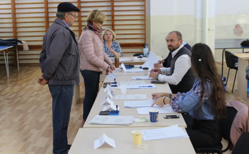 REFERENDUM. Prezenţă la urne la ora 16:00: 15,21%