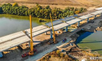 Autostrada Sebeş - Turda. Toate grinzile sus pe podul peste râul Mureș