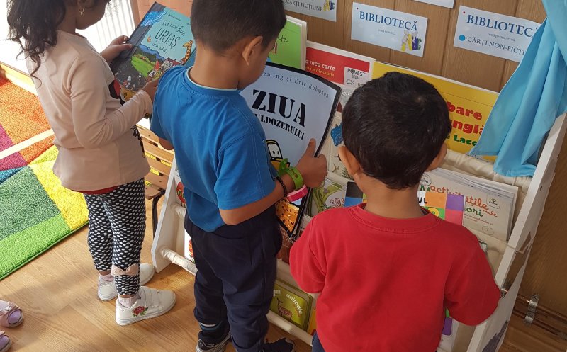 Program pilot în învăţământul din Cluj: training pentru profesori, cărţi pentru copiii de la ţară şi biblioteci în grădiniţe