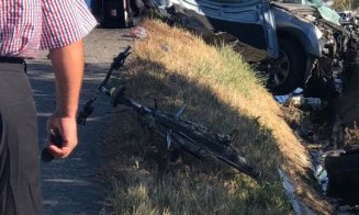 Accident grav lângă Huedin. Printre răniţi şi doi copii. Traficul blocat pe ambele sensuri