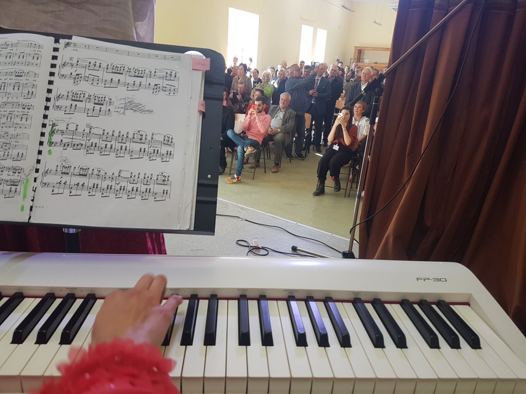 Opera a poposit la Căminul Cultural din Suceagu