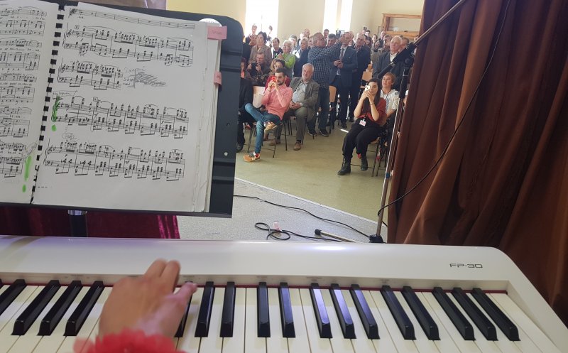 Opera a poposit la Căminul Cultural din Suceagu