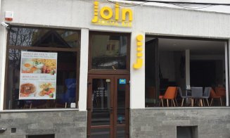 Mâncarea de cantină vs. meniul zilei. O masă în oraş costă cât 3 prânzuri la cantina studenţească