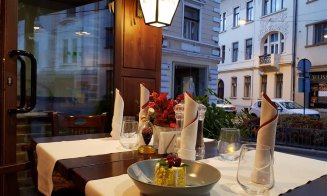Mâncarea de cantină vs. meniul zilei. O masă în oraş costă cât 3 prânzuri la cantina studenţească