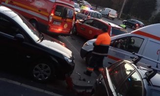 Accident Cluj: Doi răniți și trei mașini "șifonate". Șoferul vinovat, băut