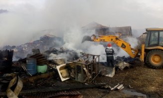 Incendiu la un depozit de fân, extins la 4 case dintr-un sat clujean