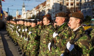 Ziua Armatei României. Defilări și torțe în centrul Clujului + Restricţii de circulaţie