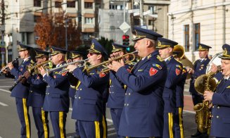 Ziua Armatei României. Defilări și torțe în centrul Clujului + Restricţii de circulaţie