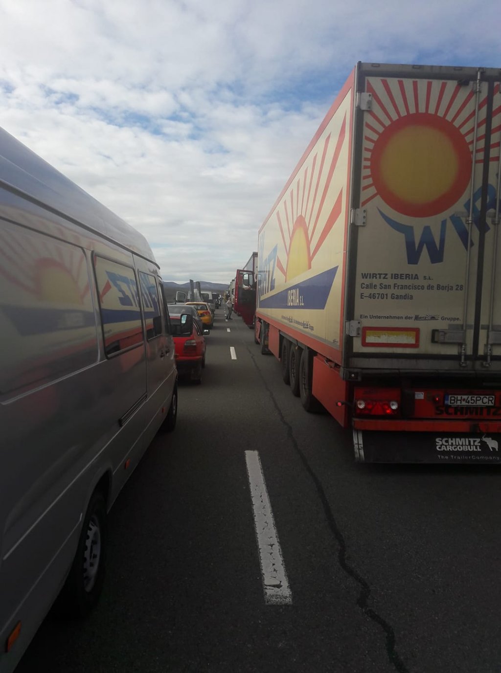 Pieton accidentat mortal pe Autostrada Transilvania de un motociclist. Traficul spre Gilău, blocat