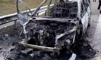 Flăcări și fum pe Autostrada Transilvania. O mașină s-a făcut scrum
