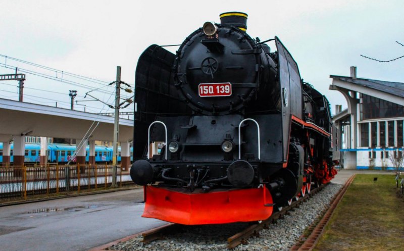 Muzeu al locomotivelor la Cluj. Există peste 20 de exponate, cele mai vechi din 1908