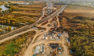 Sebeș-Turda. Lotul 1: Cel mai mare viaduct de pe acest tronson are toate grinzile montate. Lotul 2: Constructorul nu se poate mobiliza