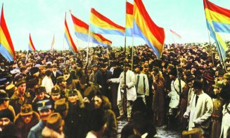 Convoi de căruţe trase de cai reface traseul participanţilor la Marea Unire. Trece şi prin Cluj