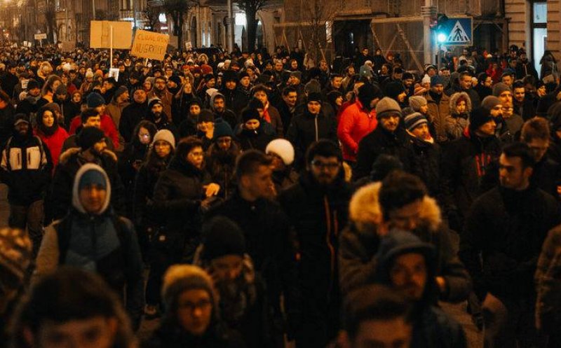 Un nou protest la Cluj: "Noi rămânem în Europa, voi plecati. Demisia și anticipate!"