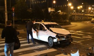 Accident la Calvaria. Pasageri răniți după ce un taxi a tăiat calea unui tramvai