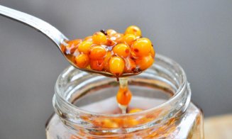 Scapă de răceală cu măceşe şi cătină