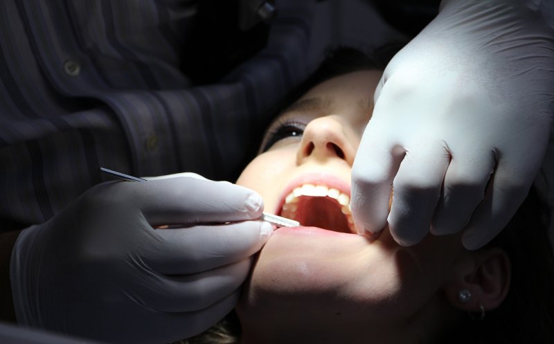 Clujenii se înghesuie la dentistul gratuit. Primăria, nevoită să suplimenteze bugetul