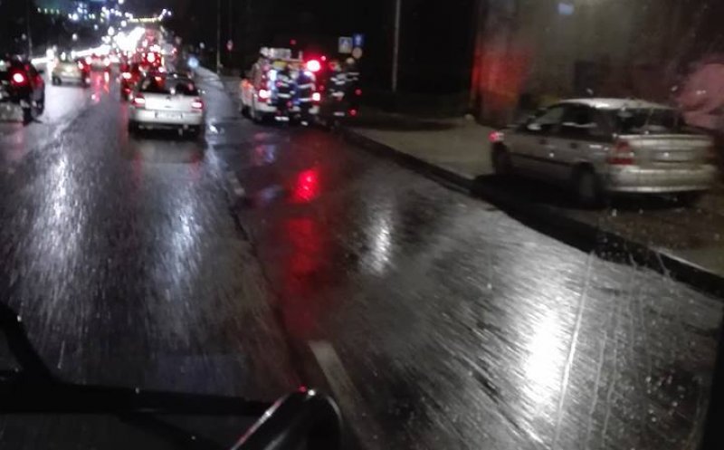Accident cu 4 maşini pe Calea Floreşti. Doi copii răniţi, şoferul vinovat era beat