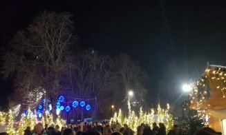 S-au aprins luminile în “Satul lui Moș Crăciun” din Florești