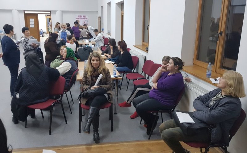 Testele gratuite pentru depistarea cancerului de sân. Sute de femei consultate la Cluj, peste 70 trimise la investigaţii