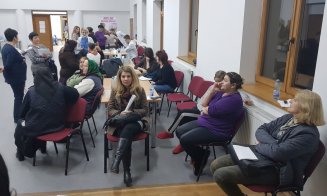 Testele gratuite pentru depistarea cancerului de sân. Sute de femei consultate la Cluj, peste 70 trimise la investigaţii