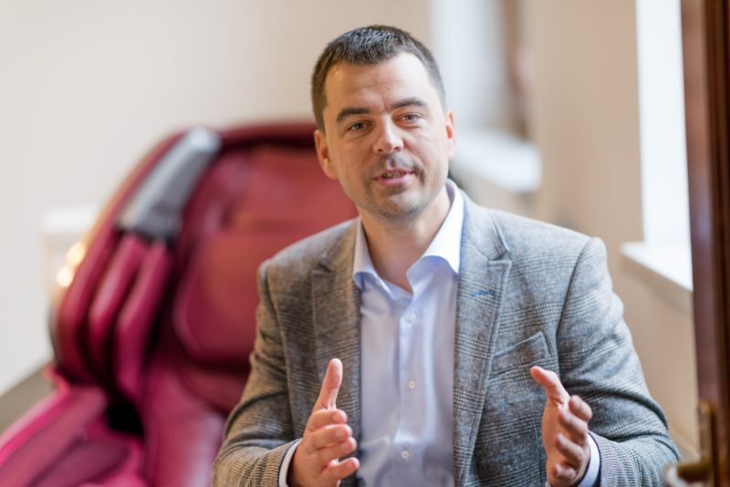 Fotoliu de masaj de 25.500 de lei, vândut de Black Friday