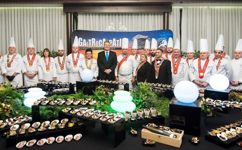 Doi bucătari din Cluj pregătesc 30.000 de porții la Alba Iulia. Ce i-au gătit lui Iohannis