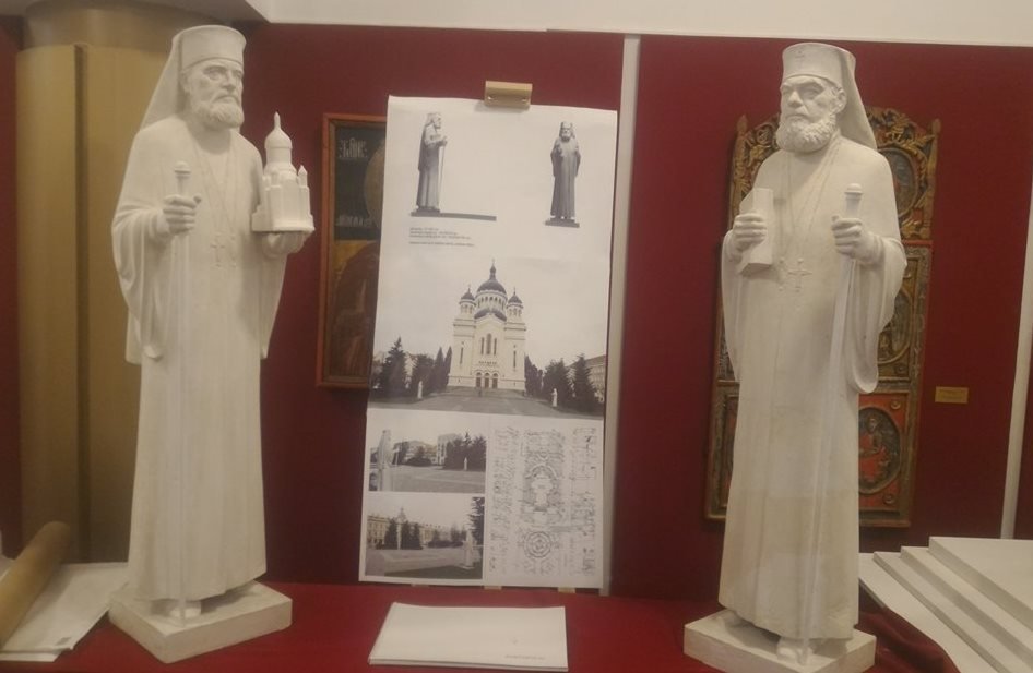 Trei noi statui pentru Cluj de Centenar. La dezvelire participă un apropiat al Papei