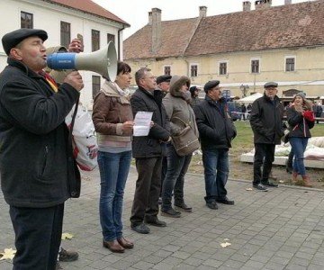 CENTENAR. Dăncilă şi delegaţia Guvernului, primiţi cu huiduieli la Alba Iulia