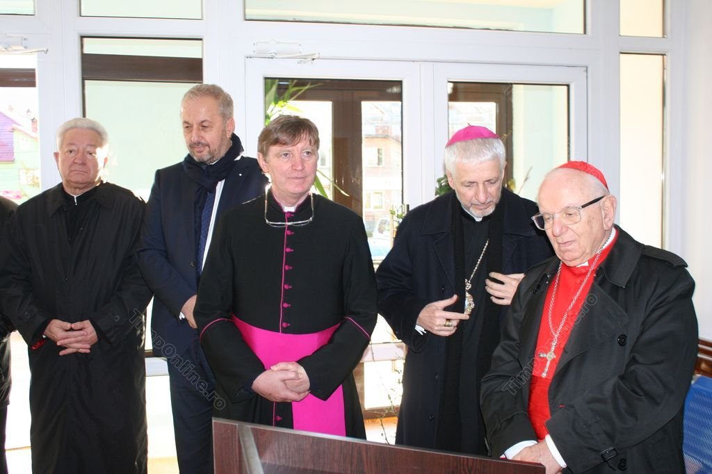 Computer tomograf donat spitalului din Năsăud cu sprijinul unui cardinal de la Vatican şi al sociologului Vasile Dîncu