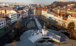 CENTENAR. Manifestările de 1 Decembrie, deschise cu depuneri de coroane la statuia lui Mihai Viteazul