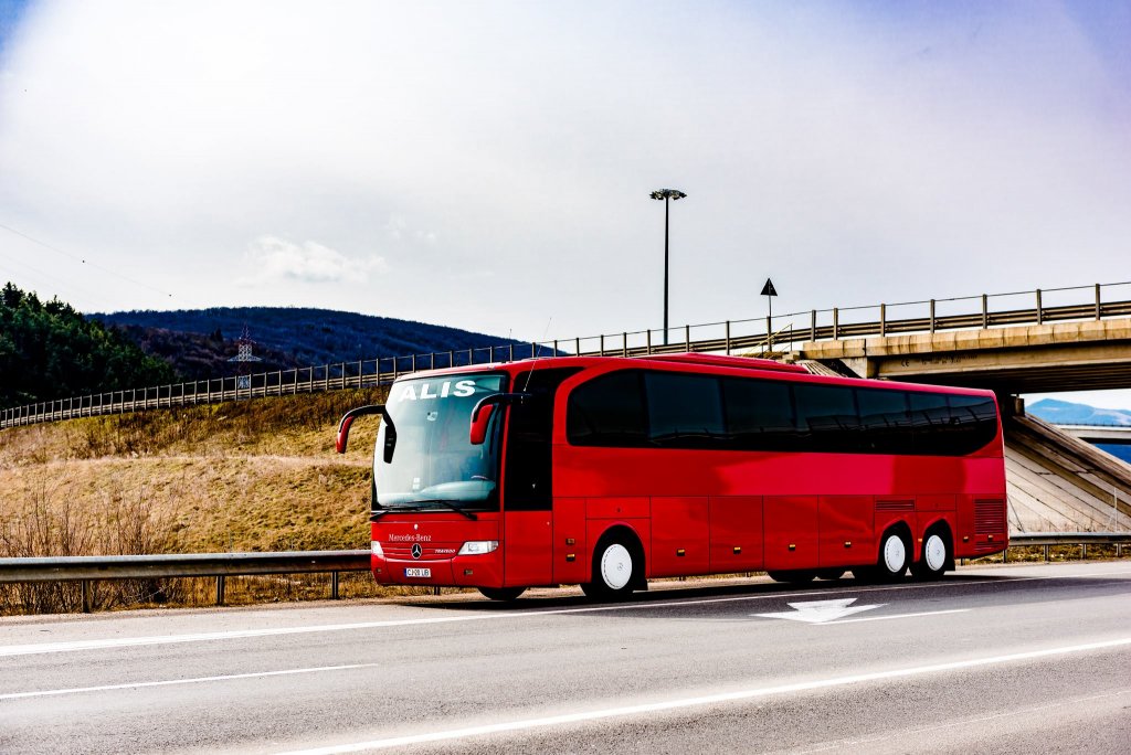 Firma care a câștigat traseul Cluj – Turda momește șoferii cu 1.000 de euro pe lună