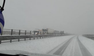 Vine iarna! Autostrada Transilvania, blocată de zăpadă