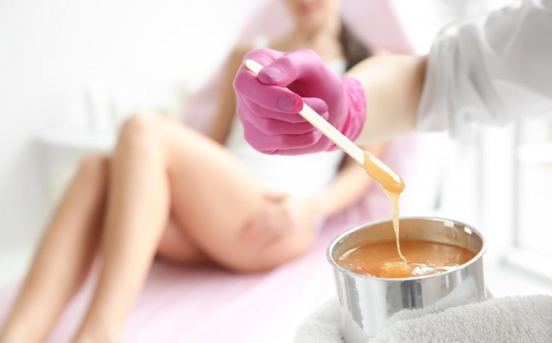 Ceară epilatoare uşor de făcut acasă. Din 3 ingrediente